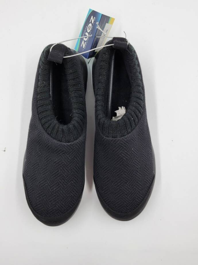 isotoner Microterry Lined Knit Zenz Sock Bootie Slipper Women's 9 Black Slip On
