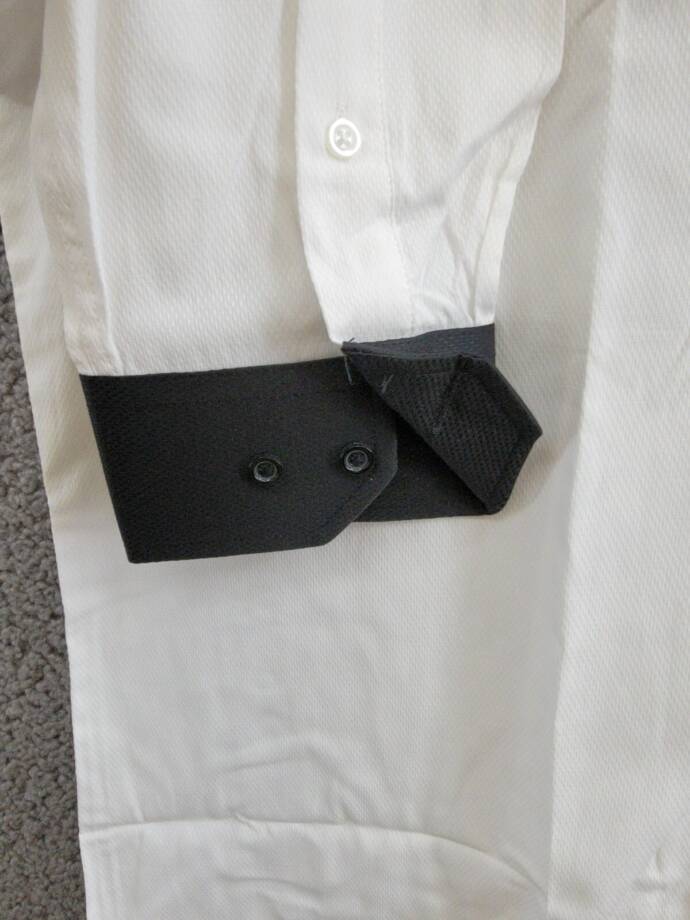 Tayion Collection Slim-Fit Black Trim Solid Dress Shirt Men's XL 17-17.5 32-33