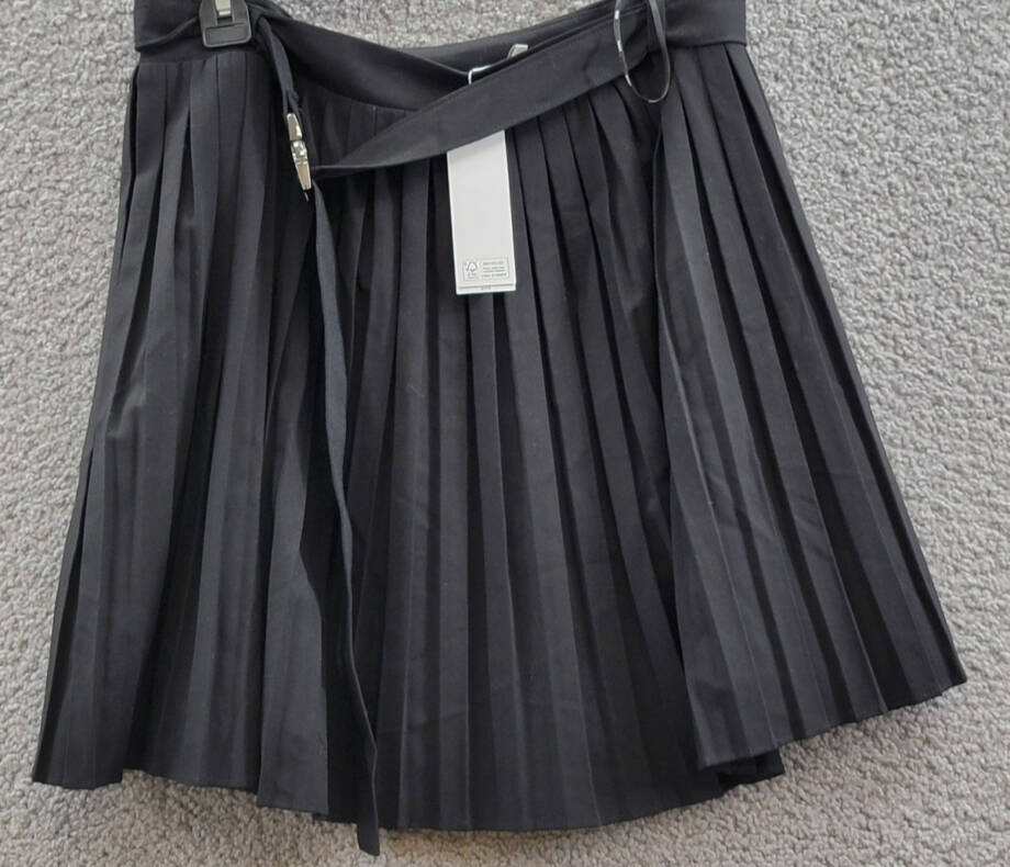 DKNY Pleated Logo-Clasp Flared Mini Skirt Women's 6 Black Side Zip Hook & Eye