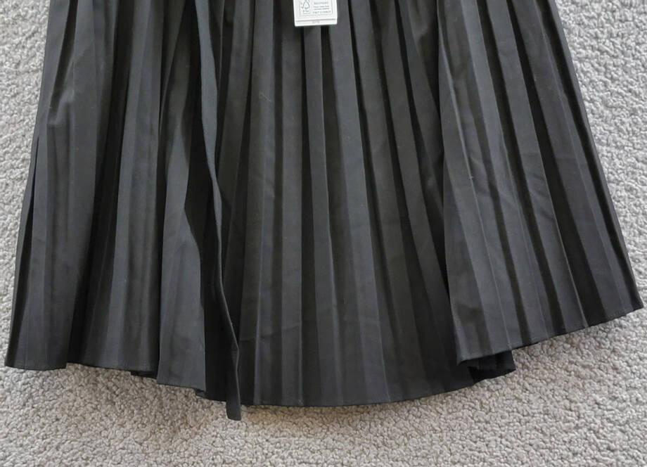 DKNY Pleated Logo-Clasp Flared Mini Skirt Women's 6 Black Side Zip Hook & Eye
