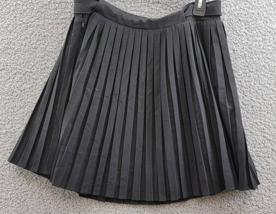 DKNY Pleated Logo-Clasp Flared Mini Skirt Women's 6 Black Side Zip Hook & Eye