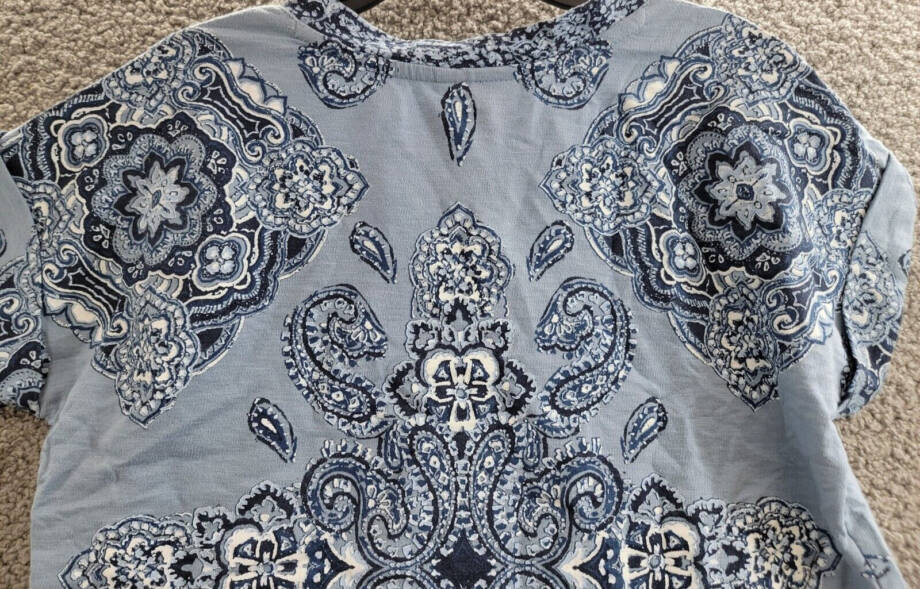 Style & Co Printed Short Cuffed-Sleeve Top Women's M Vision Fog V-Neck Pullover