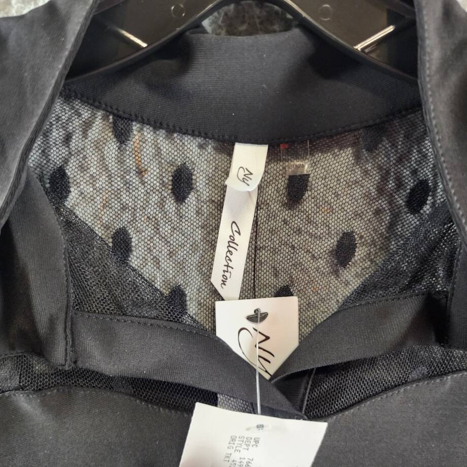 NY COLLECTION Petite Lace Long Sleeves Top Women's Black Collared Pullover Style