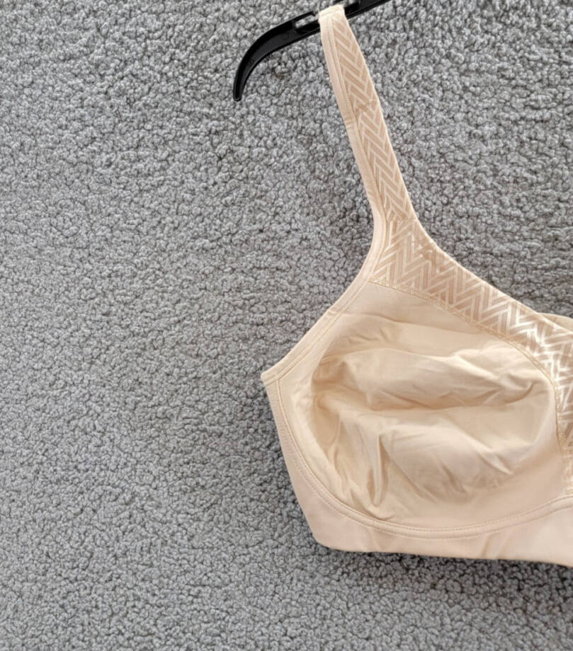 Playtex 18 Hour® Bounce Control Convertible Wireless Bra Women's 36DDD Taupe