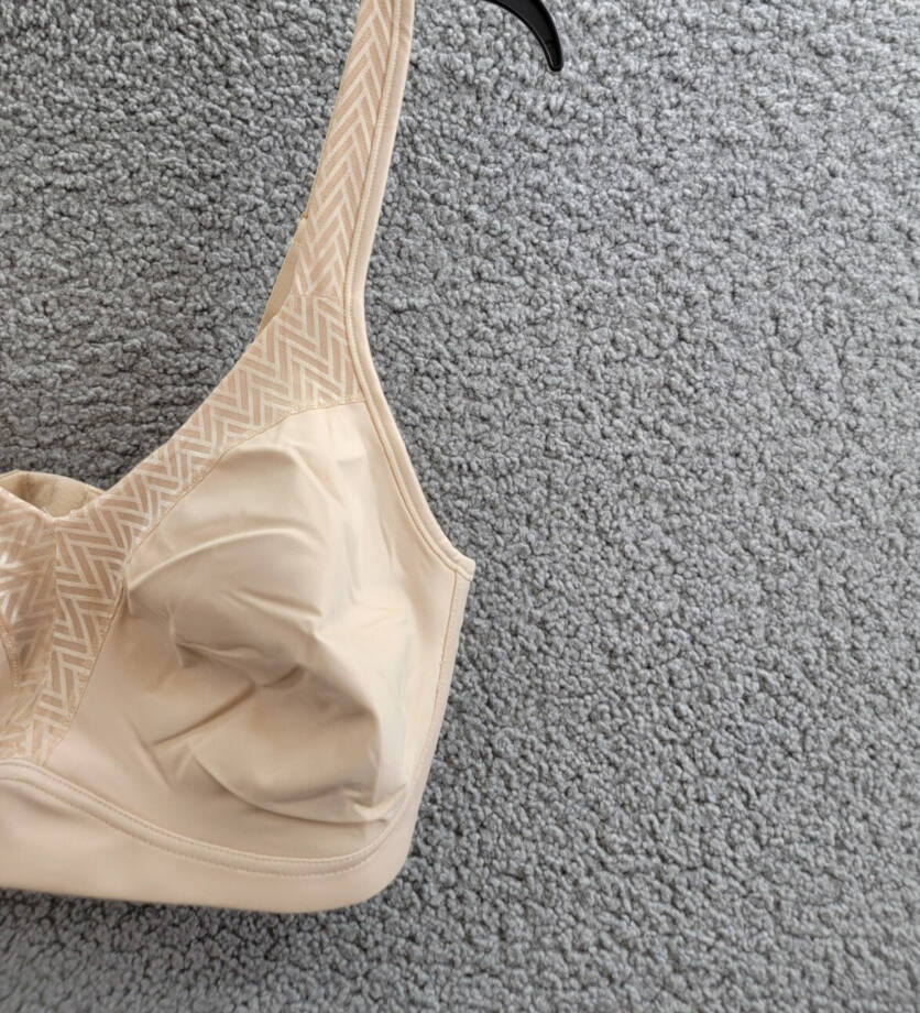 Playtex 18 Hour® Bounce Control Convertible Wireless Bra Women's 36DDD Taupe