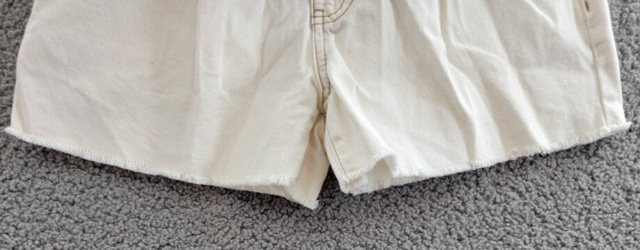 Levi's Belted 5-Pocket Design Shorts Girls' 16 Off White Cut-Off Hem Zip Closure