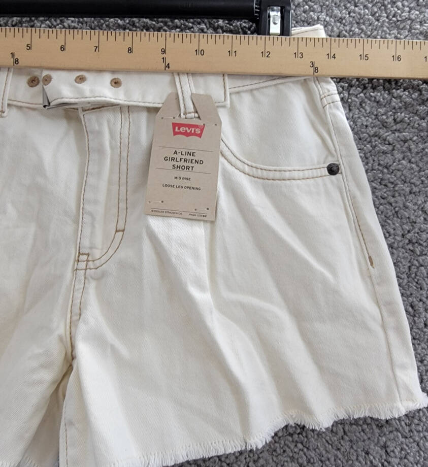 Levi's Belted 5-Pocket Design Shorts Girls' 16 Off White Cut-Off Hem Zip Closure