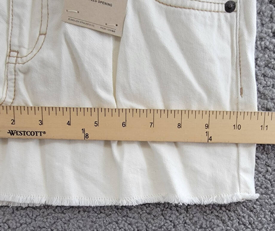 Levi's Belted 5-Pocket Design Shorts Girls' 16 Off White Cut-Off Hem Zip Closure
