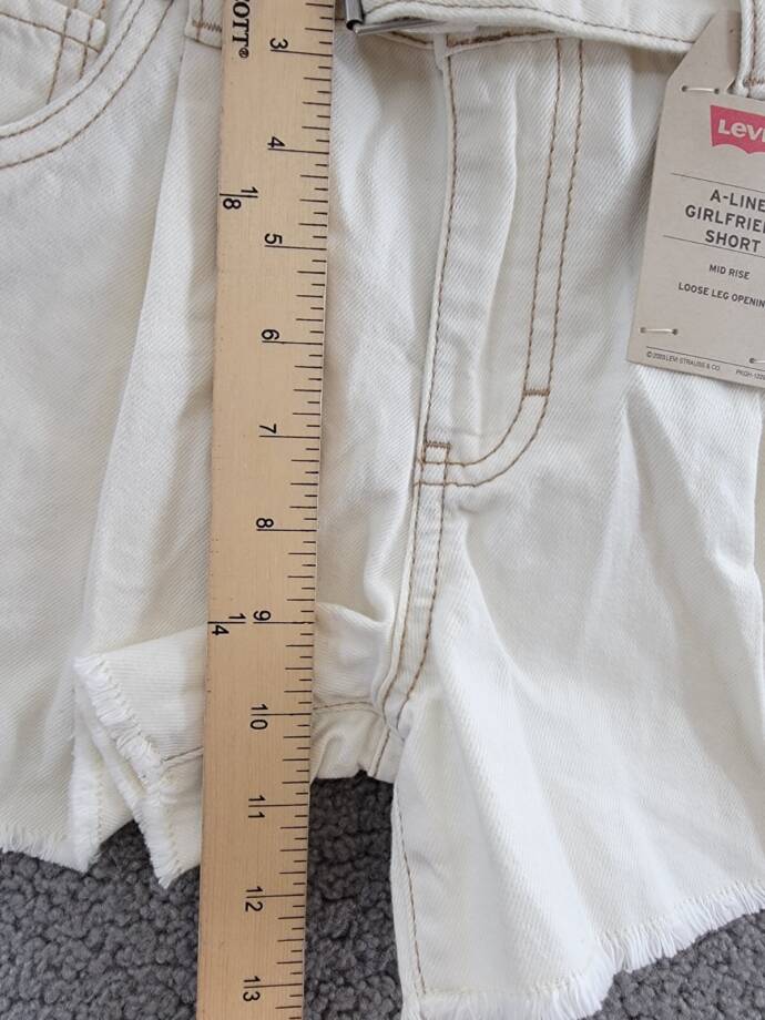 Levi's Belted 5-Pocket Design Shorts Girls' 16 Off White Cut-Off Hem Zip Closure
