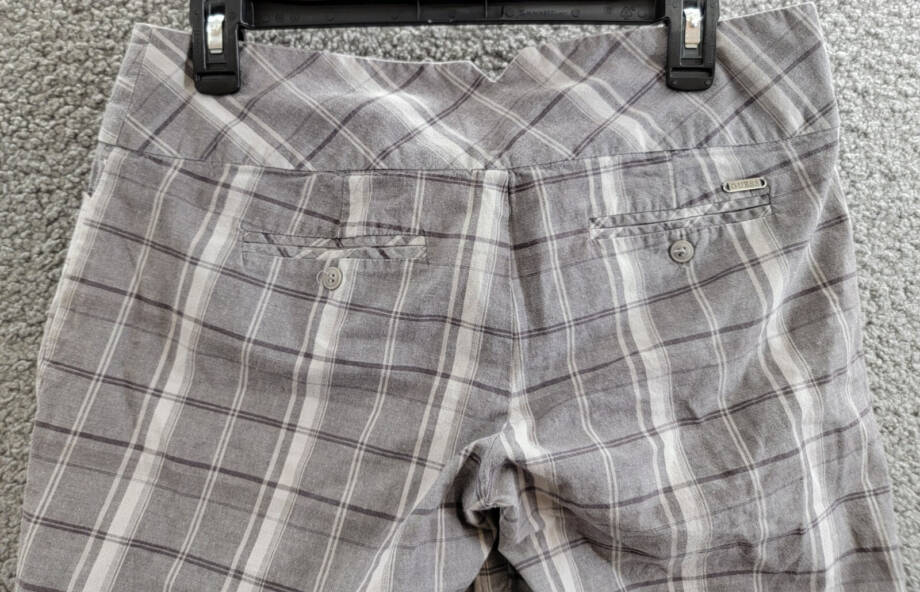 GUESS JEANS Plaid Pattern Shorts Men's 29 Gray Zip Fly W/ Hook & Bar Closure