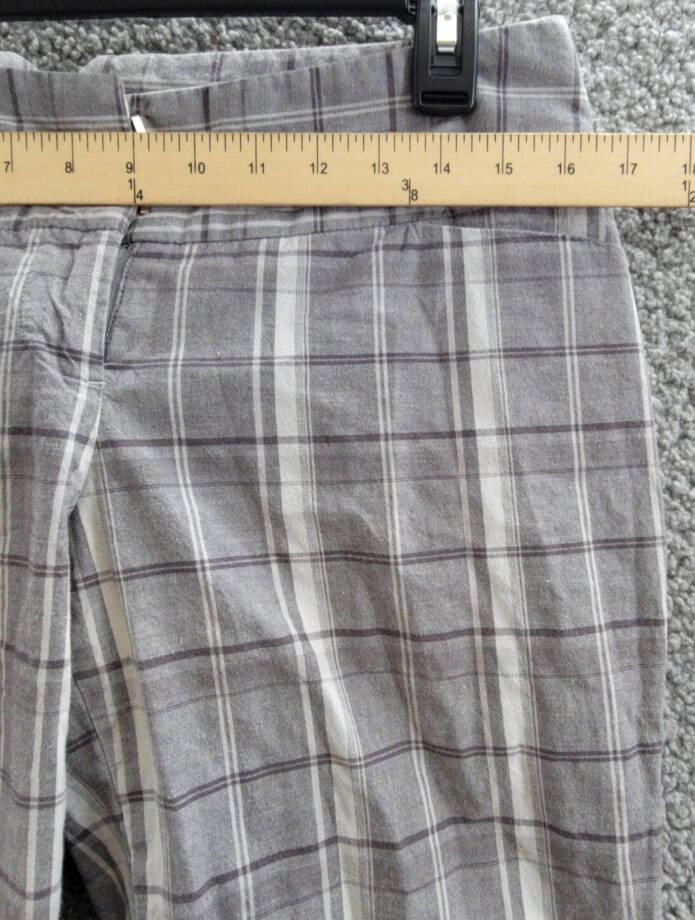 GUESS JEANS Plaid Pattern Shorts Men's 29 Gray Zip Fly W/ Hook & Bar Closure
