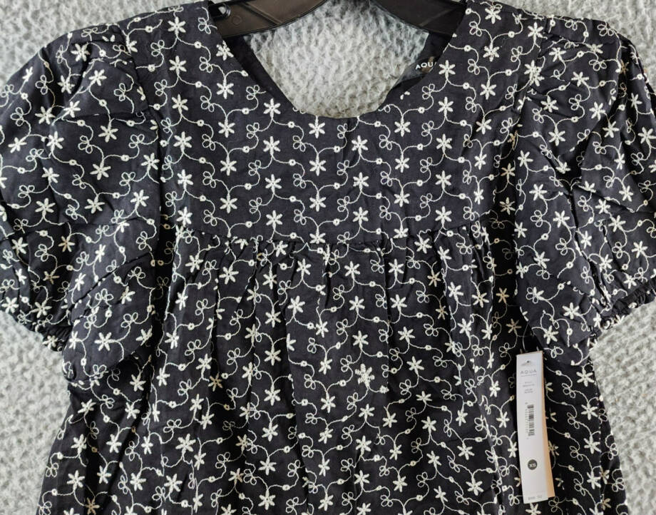 AQUA Embroidered Eyelet Top Women's XS Black/White Floral Crewneck Short Sleeve