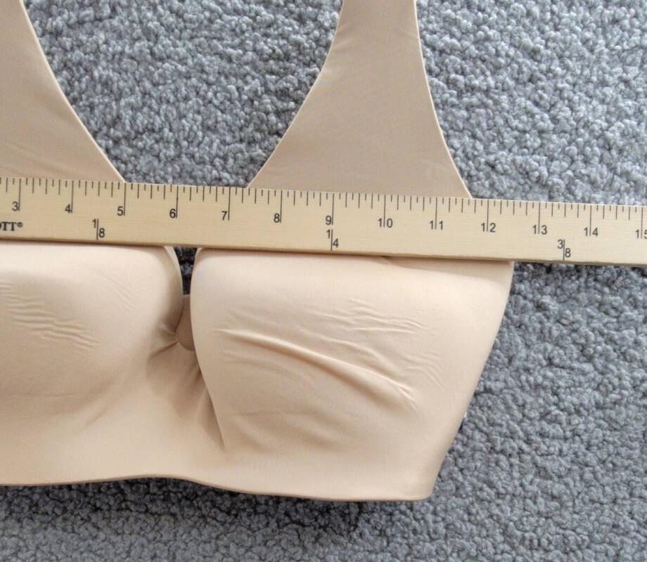 GapBody Everyday Essentials Wireless Bra Women's 34DD Brush Beige Hook&Eye Back