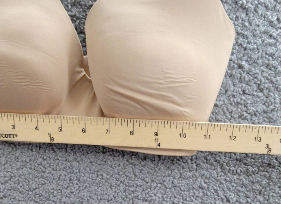GapBody Everyday Essentials Wireless Bra Women's 34DD Brush Beige Hook&Eye Back
