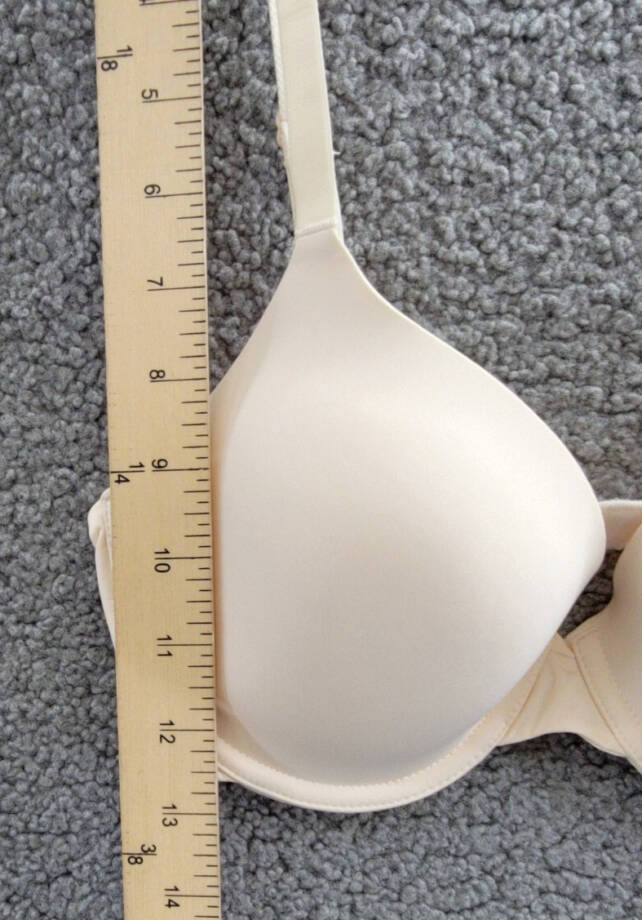 GAP GapBody Everyday Essentials T-Shirt Bra Womens 32D Pale Warm Pink Hook & Eye