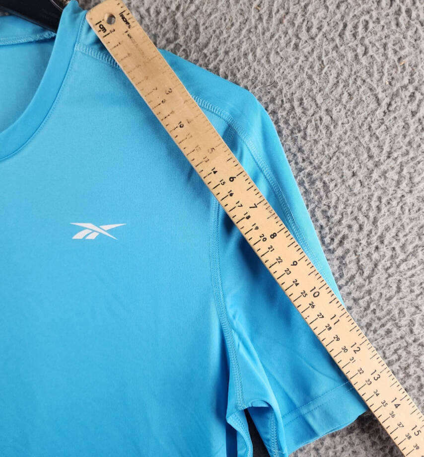 Reebok Left Chest Logo Crewneck Training Tech T-Shirt Men's M Bold Cyan S/S~