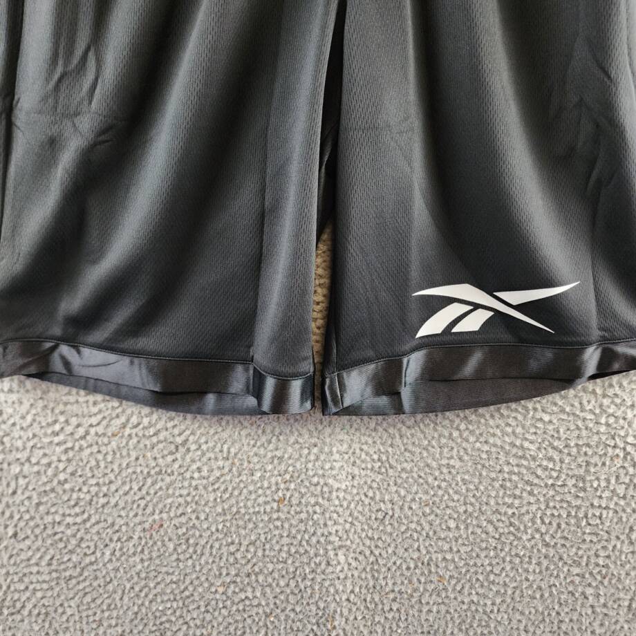 Reebok Regular-Fit Logo-Print Mesh Basketball Shorts Men's Medium Black