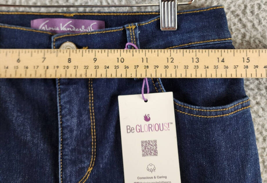 Gloria Vanderbilt Amanda Bootcut Jeans Women's 4 Castlewood Button Front Closure