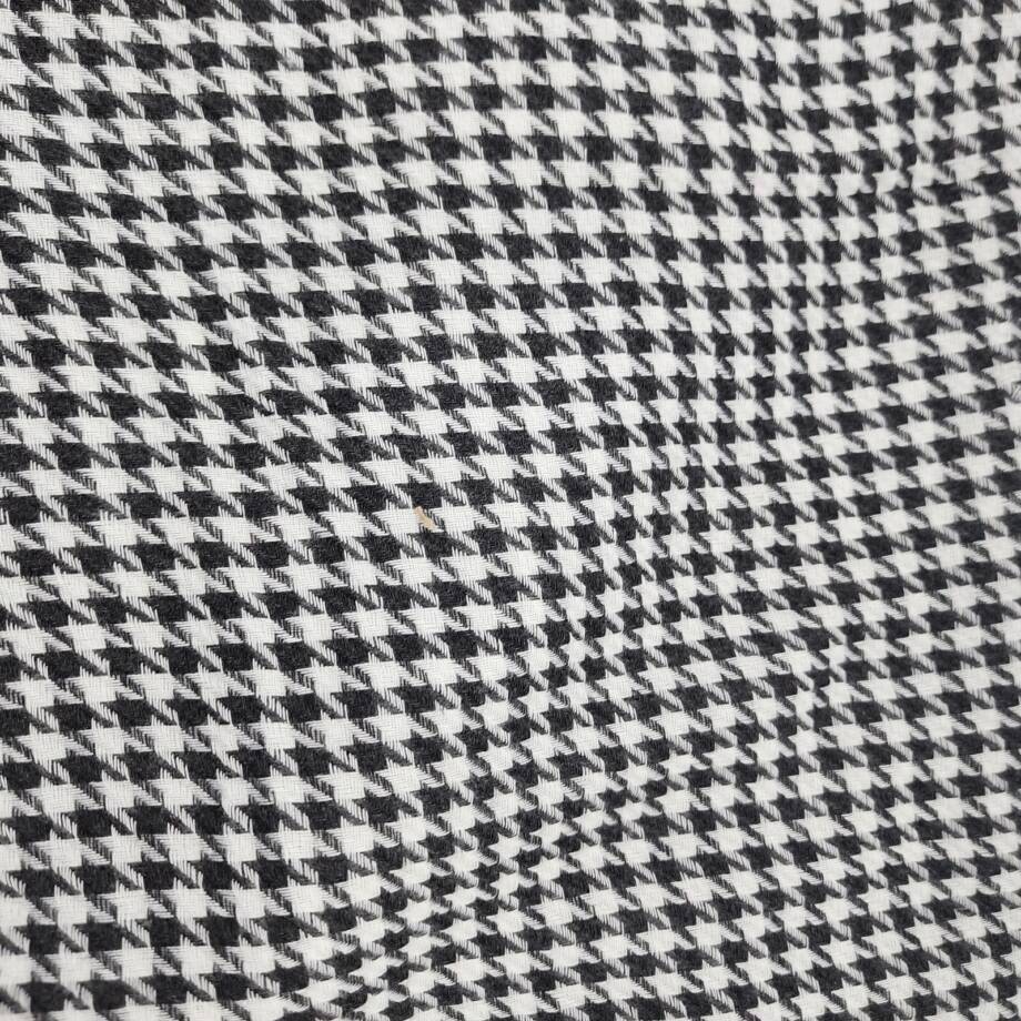 On 34th Classic Houndstooth Supersoft Wrap Scarf Women's One Size Black Ivory~