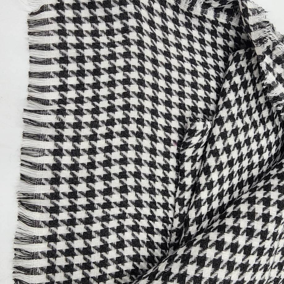 On 34th Classic Houndstooth Supersoft Wrap Scarf Women's One Size Black Ivory~