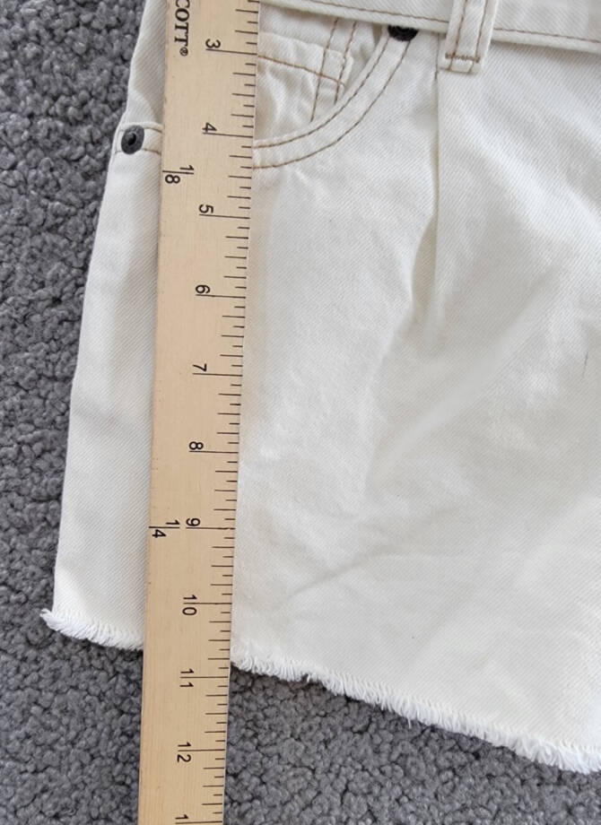 Levi's Belted A-Line Girlfriend Short Girls 10 Beige Cut Off Denim 5 Pockets