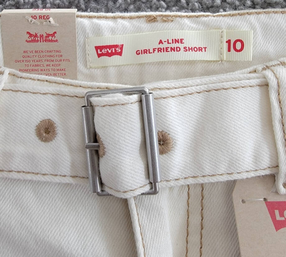 Levi's Belted A-Line Girlfriend Short Girls 10 Beige Cut Off Denim 5 Pockets