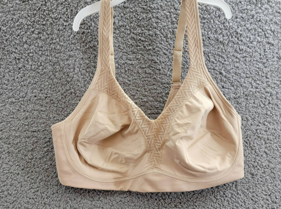Playtex 18 Hour Bounce Control Wire Free Bra Women's 38DD Taupe Hook & Eye Back