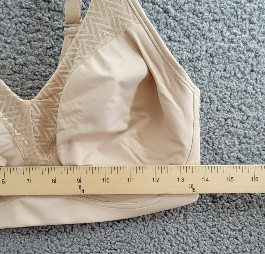 Playtex 18 Hour Bounce Control Wire Free Bra Women's 38DD Taupe Hook & Eye Back