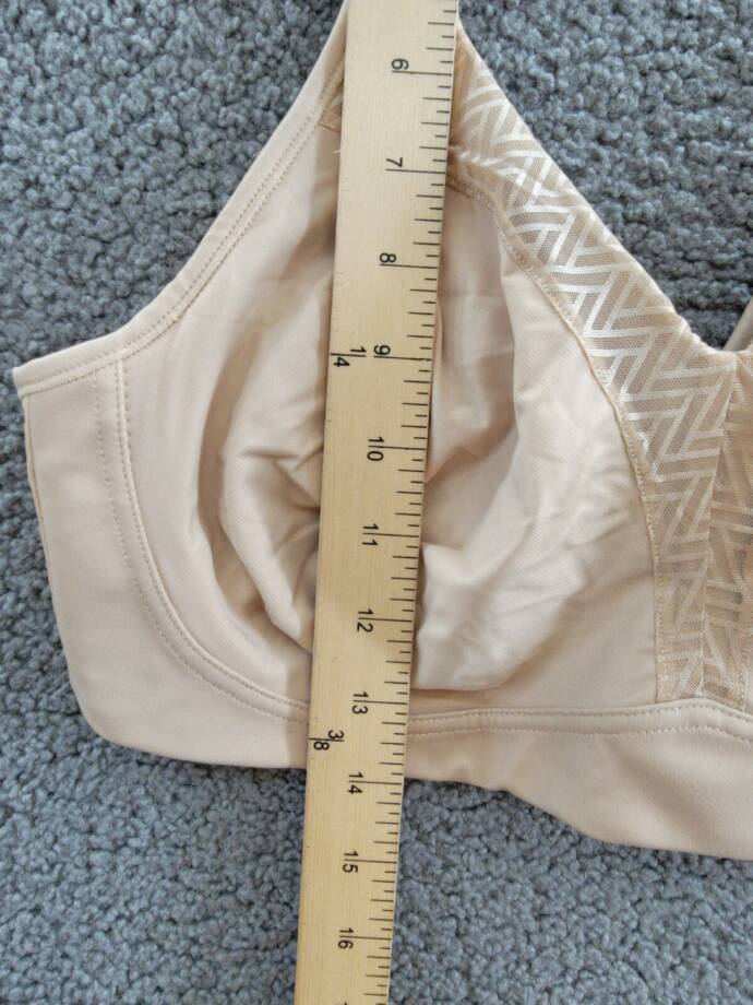 Playtex 18 Hour Bounce Control Wire Free Bra Women's 38DD Taupe Hook & Eye Back