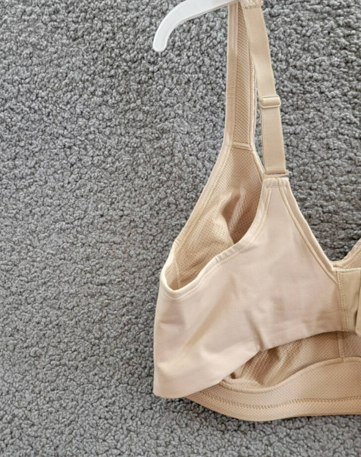 Playtex 18 Hour Bounce Control Wire Free Bra Women's 38DD Taupe Hook & Eye Back