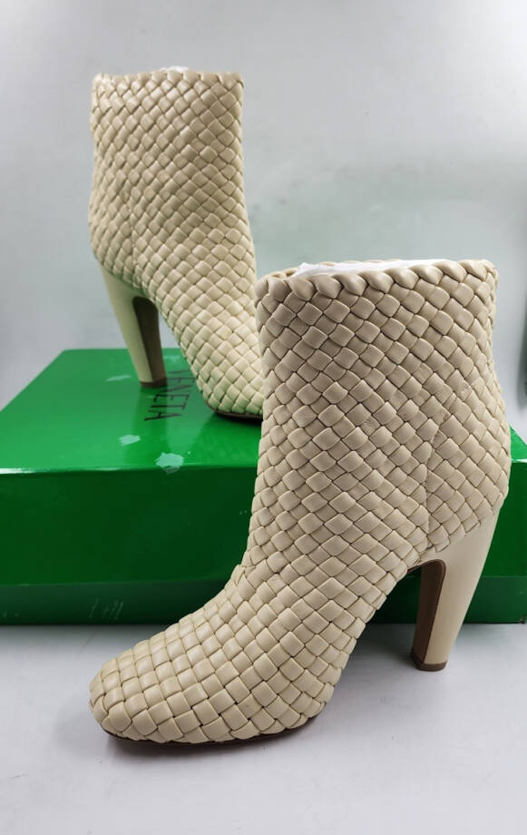 Bottega Veneta Canalazzo Booties Women's 39/9 US Butter Square Toe Pull On