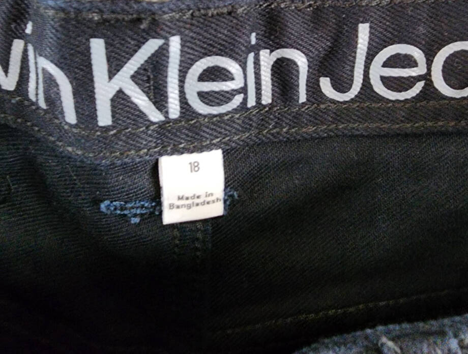 Calvin Klein Loose Fit Denim Shorts Boys 18 Black Belt Loops Button Zip Closure~