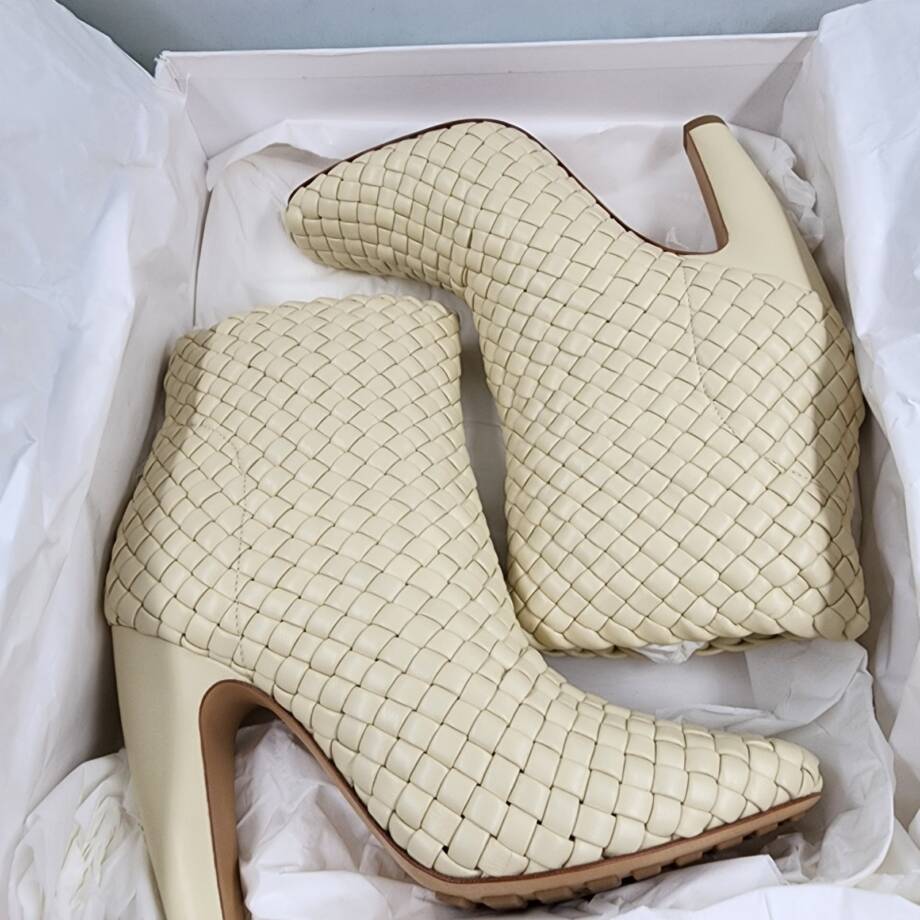 Bottega Veneta Canalazzo Booties Women's 39/9 US Butter Square Toe Pull On
