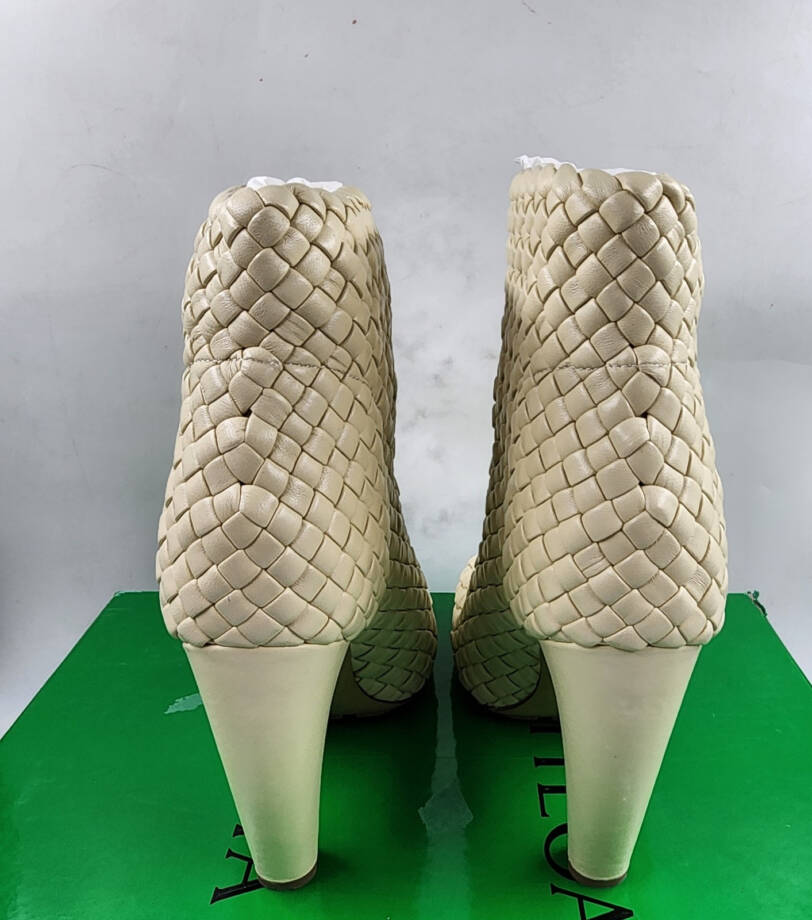 Bottega Veneta Canalazzo Booties Women's 39/9 US Butter Square Toe Pull On