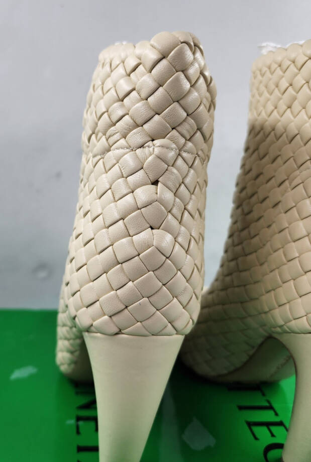 Bottega Veneta Canalazzo Booties Women's 39/9 US Butter Square Toe Pull On
