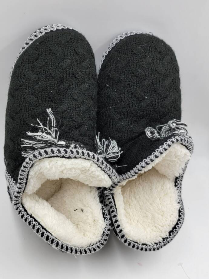 MUK LUKS Amira Slippers Women's XL (11-12) Black/White Faux Fur Knitted Pull On