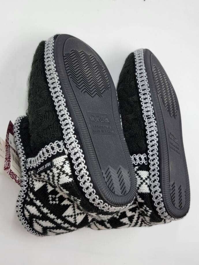 MUK LUKS Amira Slippers Women's XL (11-12) Black/White Faux Fur Knitted Pull On