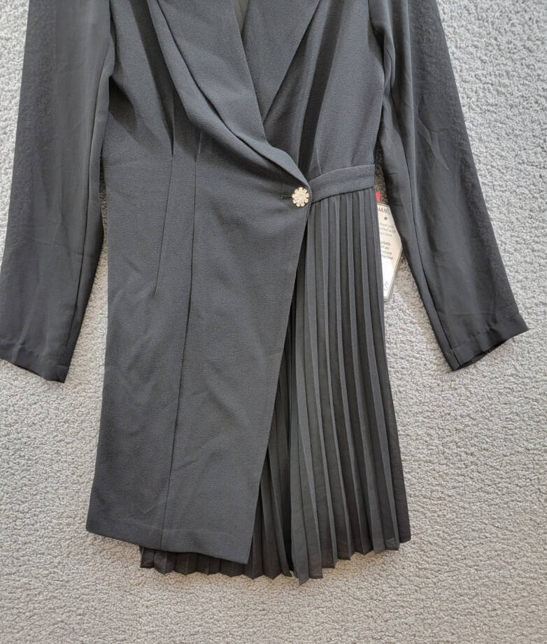 Vince Camuto Signature-Stretch Pleated-Chiffon Dress Women's 2 Black Zip Closure