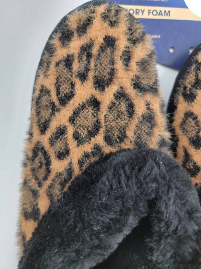 Isotoner Memory Foam Cheetah Comfort Booth Slippers Women's S 5-6 Beige