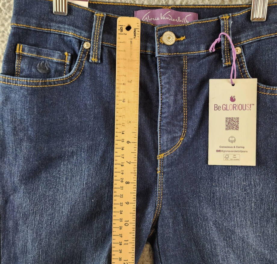 Gloria Vanderbilt Amanda Bootcut Jeans Women's 4 Castlewood Button Front Closure