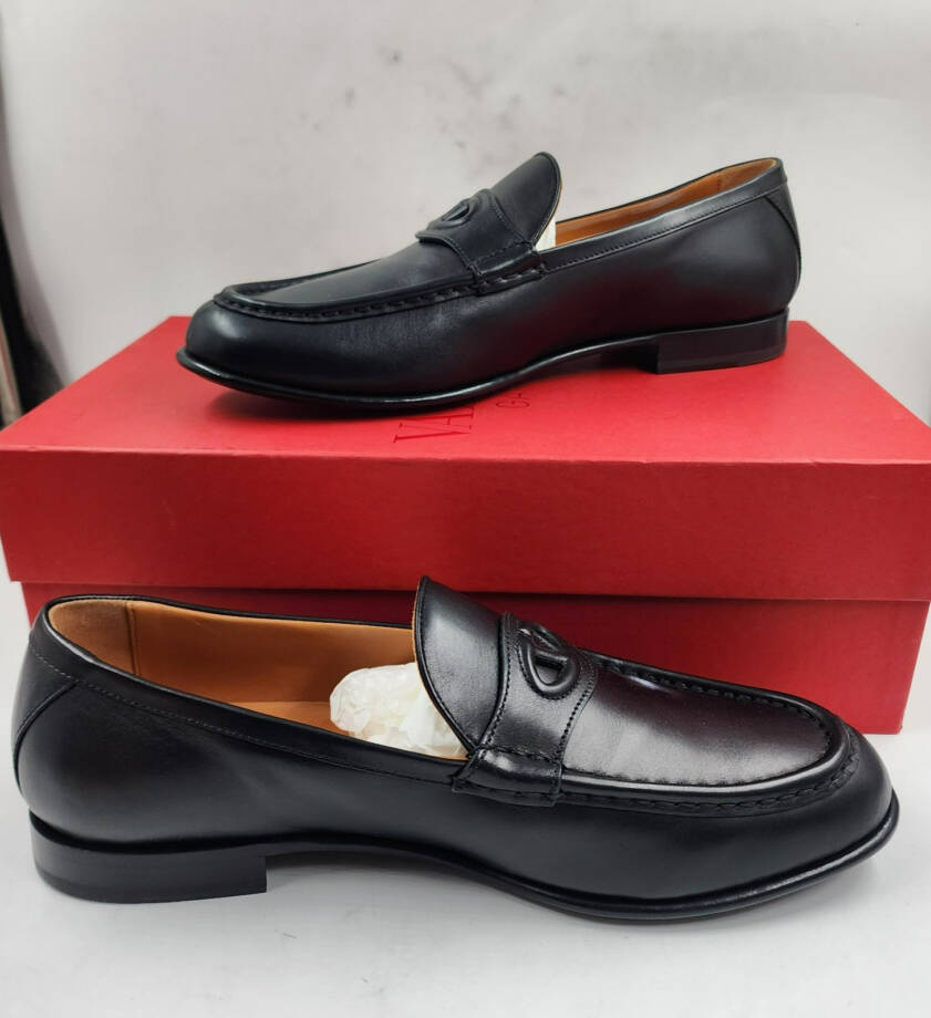 Valentino Garavani New Vlogo Signature Loafers Mens 42/9US Black Mock Toe SlipOn