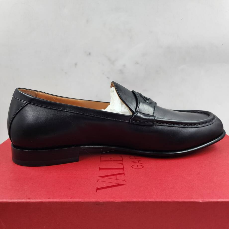 Valentino Garavani New Vlogo Signature Loafers Mens 42/9US Black Mock Toe SlipOn