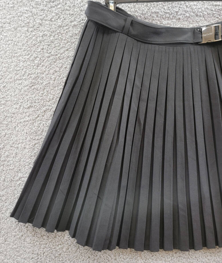 DKNY Pleated Logo-Clasp Flared Mini Skirt Women's 12 Black Solid Side Zip