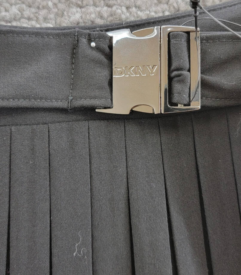 DKNY Pleated Logo-Clasp Flared Mini Skirt Women's 12 Black Solid Side Zip