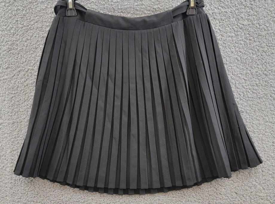 DKNY Pleated Logo-Clasp Flared Mini Skirt Women's 12 Black Solid Side Zip