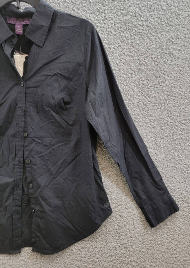 Gloria Vanderbilt Amanda Long-Sleeve Fitted Shirt Women's M Black Button Closure