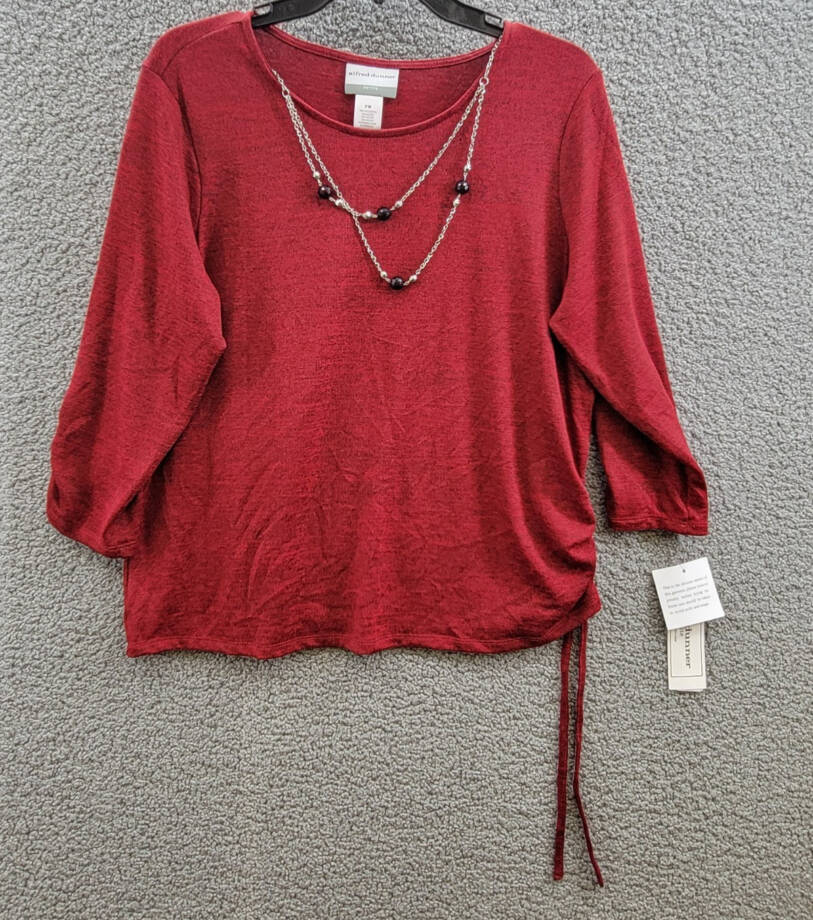 Alfred Dunner Petite Runway Ready Melange Crewneck Top w/ Necklace Womens PM Red