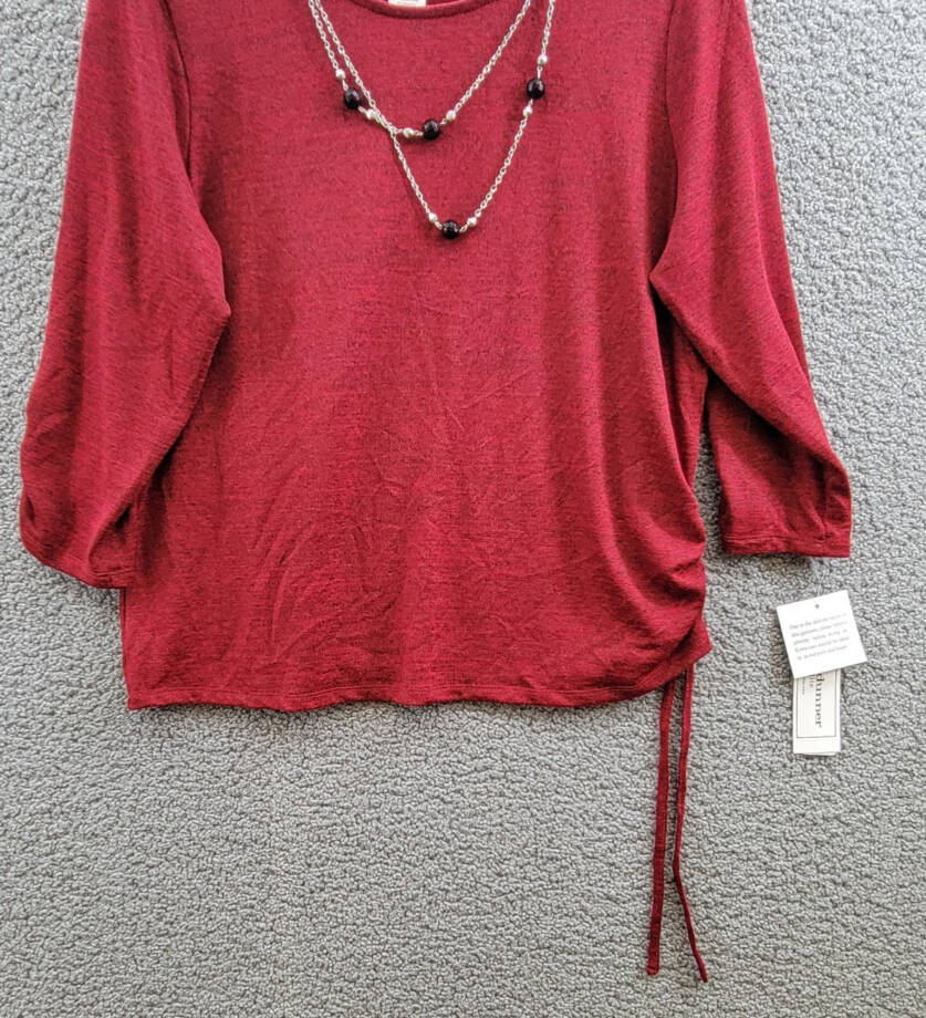 Alfred Dunner Petite Runway Ready Melange Crewneck Top w/ Necklace Womens PM Red