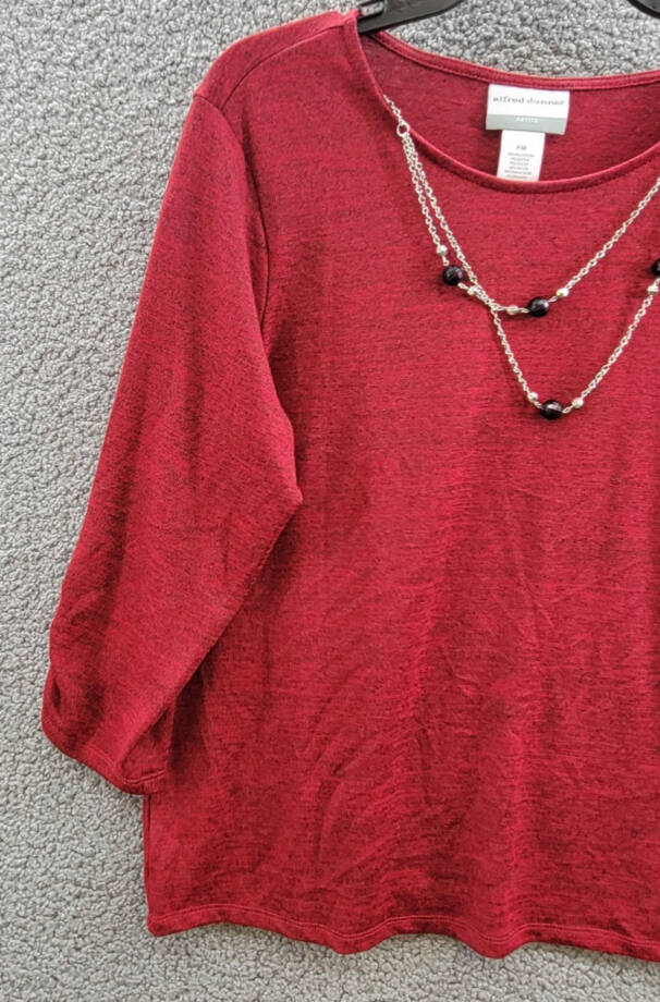 Alfred Dunner Petite Runway Ready Melange Crewneck Top w/ Necklace Womens PM Red