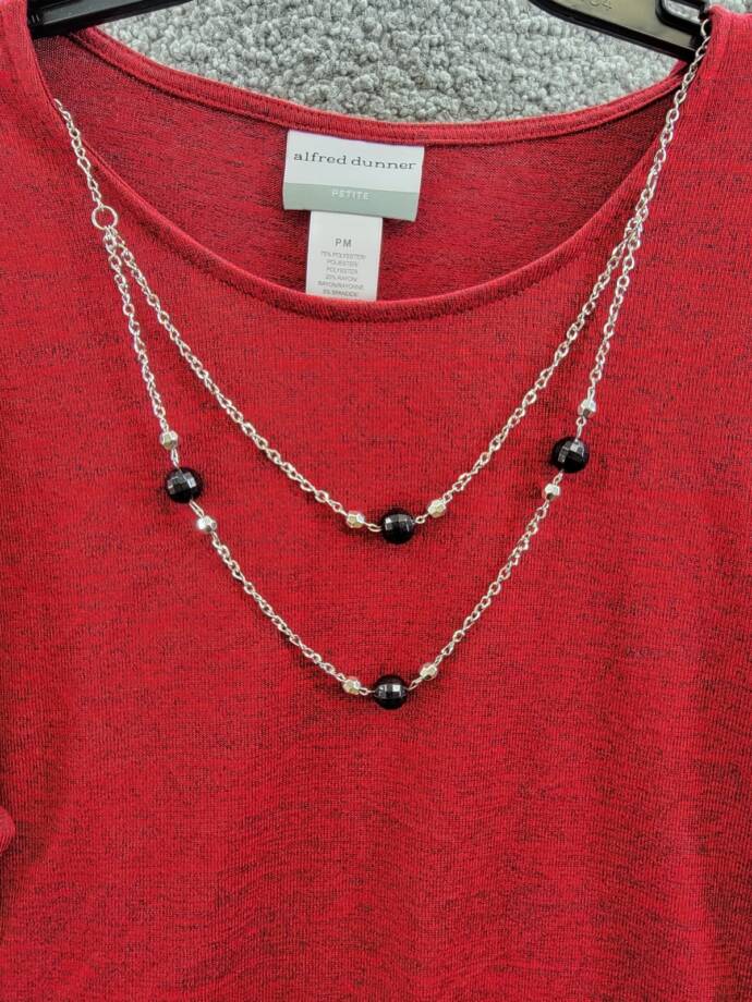Alfred Dunner Petite Runway Ready Melange Crewneck Top w/ Necklace Womens PM Red